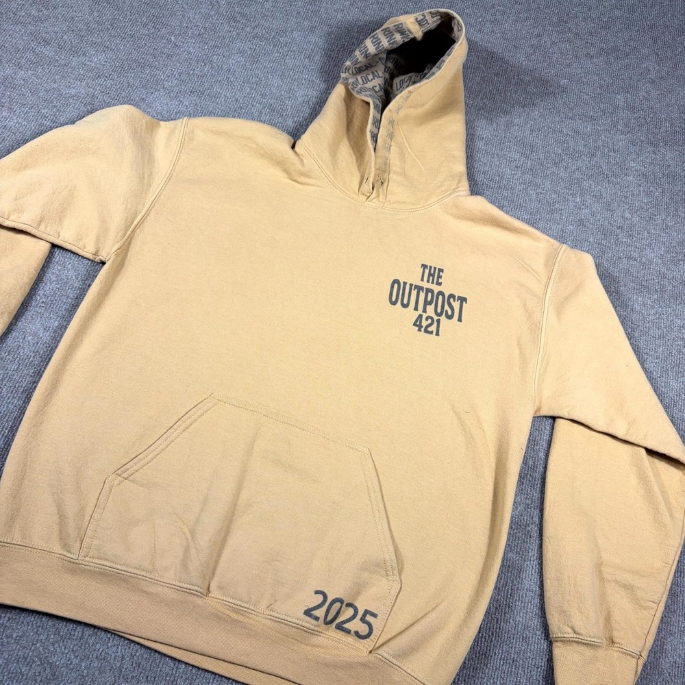 Gildan Hoodie Mens Medium Beige Outpost 421 I'd Tap That Cheers Kangaroo Pockets